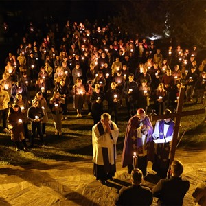 Biskup Gorski predvodio Križni put za mlade na zagrebačkom Ksaveru